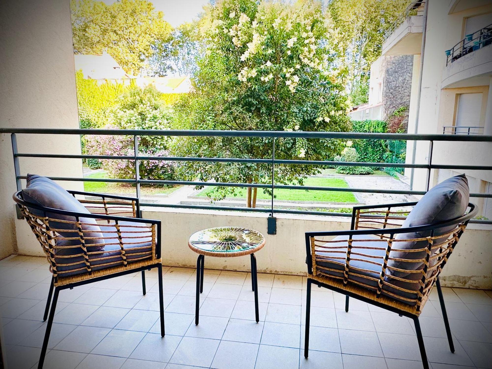 Apartment 40M2-Air Conditioning-Elevator-Underground Parking-Self Checkin! Appart Climatise 40M2-Ascenseur-Parking Souterrain -Arrivee Autonome Avignon Exterior photo