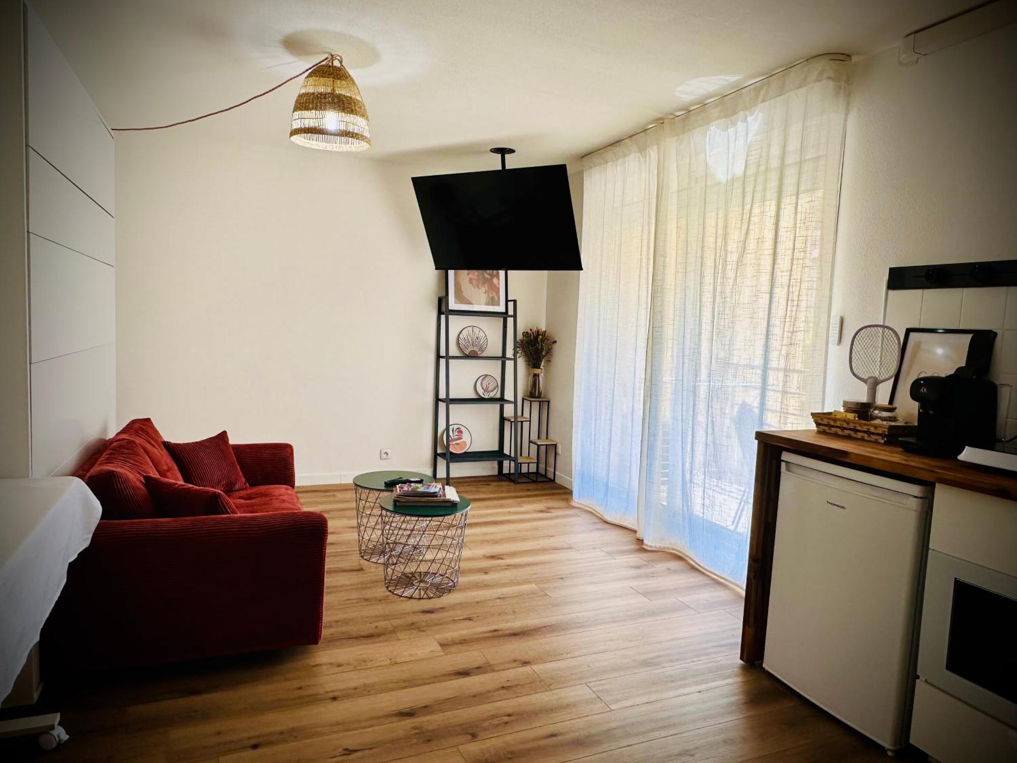 Apartment 40M2-Air Conditioning-Elevator-Underground Parking-Self Checkin! Appart Climatise 40M2-Ascenseur-Parking Souterrain -Arrivee Autonome Avignon Exterior photo